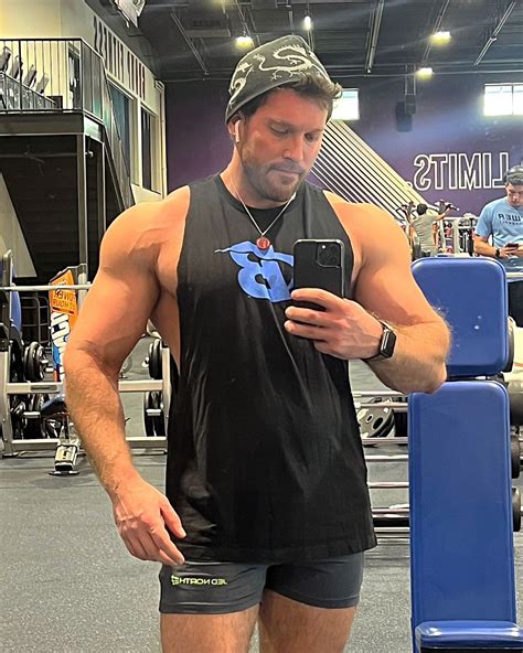 M&H (@muscleandhunks) • Instagram photos and videos.